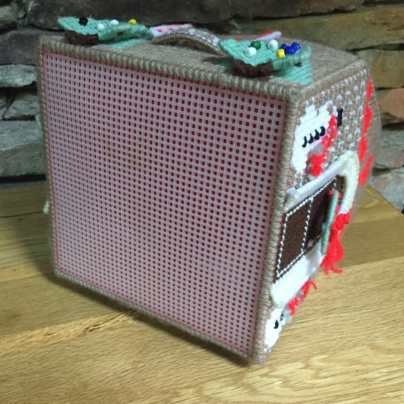 Yarn Christmas House Hand Crafted Card Keeper Box - Picture 10 of 10